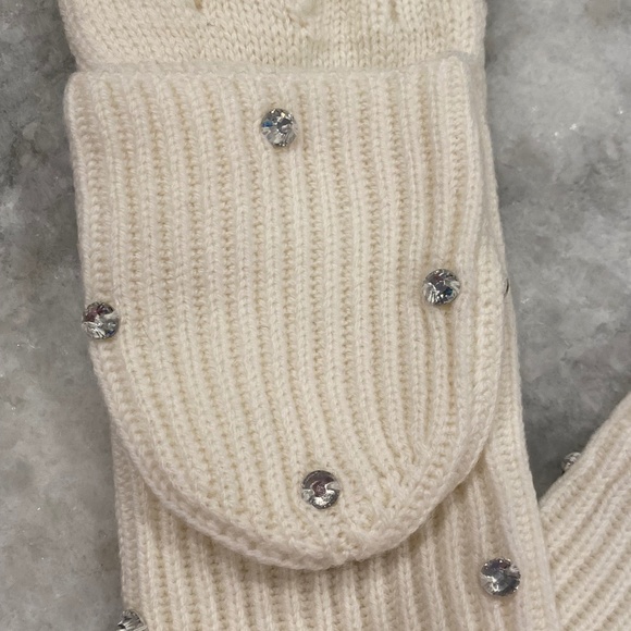 🔥HOST PICK🔥 NWT Kate Spade Pop Top Embellished Mittens Gloves - Picture 5 of 5